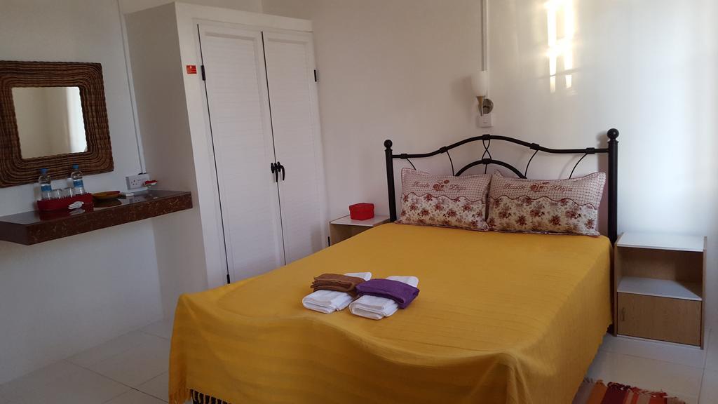 Hôtel Chez Johnny - Blue Bay Extérieur photo